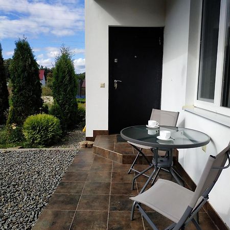 Nestg Guest House Pilipets ภายนอก รูปภาพ