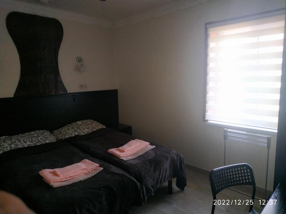 Nestg Guest House Pilipets ภายนอก รูปภาพ