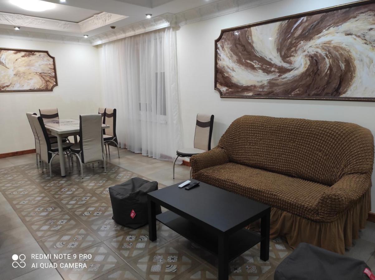 Nestg Guest House Pilipets ภายนอก รูปภาพ