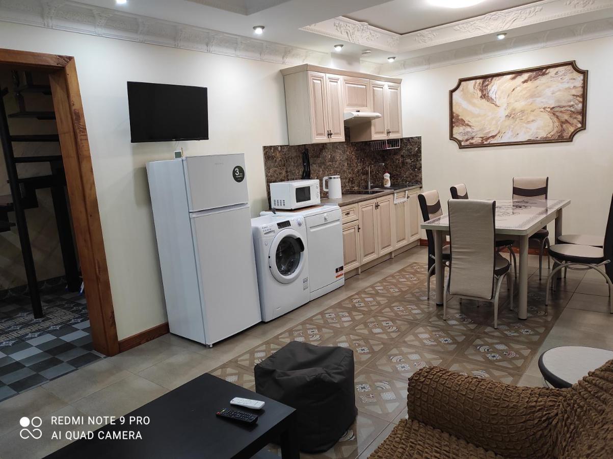Nestg Guest House Pilipets ภายนอก รูปภาพ