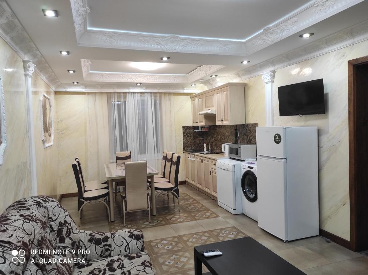 Nestg Guest House Pilipets ภายนอก รูปภาพ