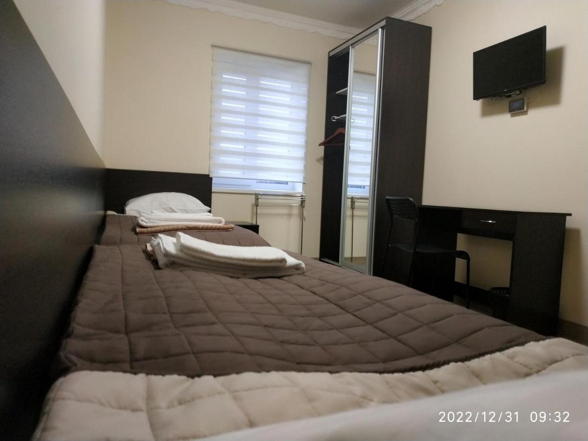 Nestg Guest House Pilipets ภายนอก รูปภาพ