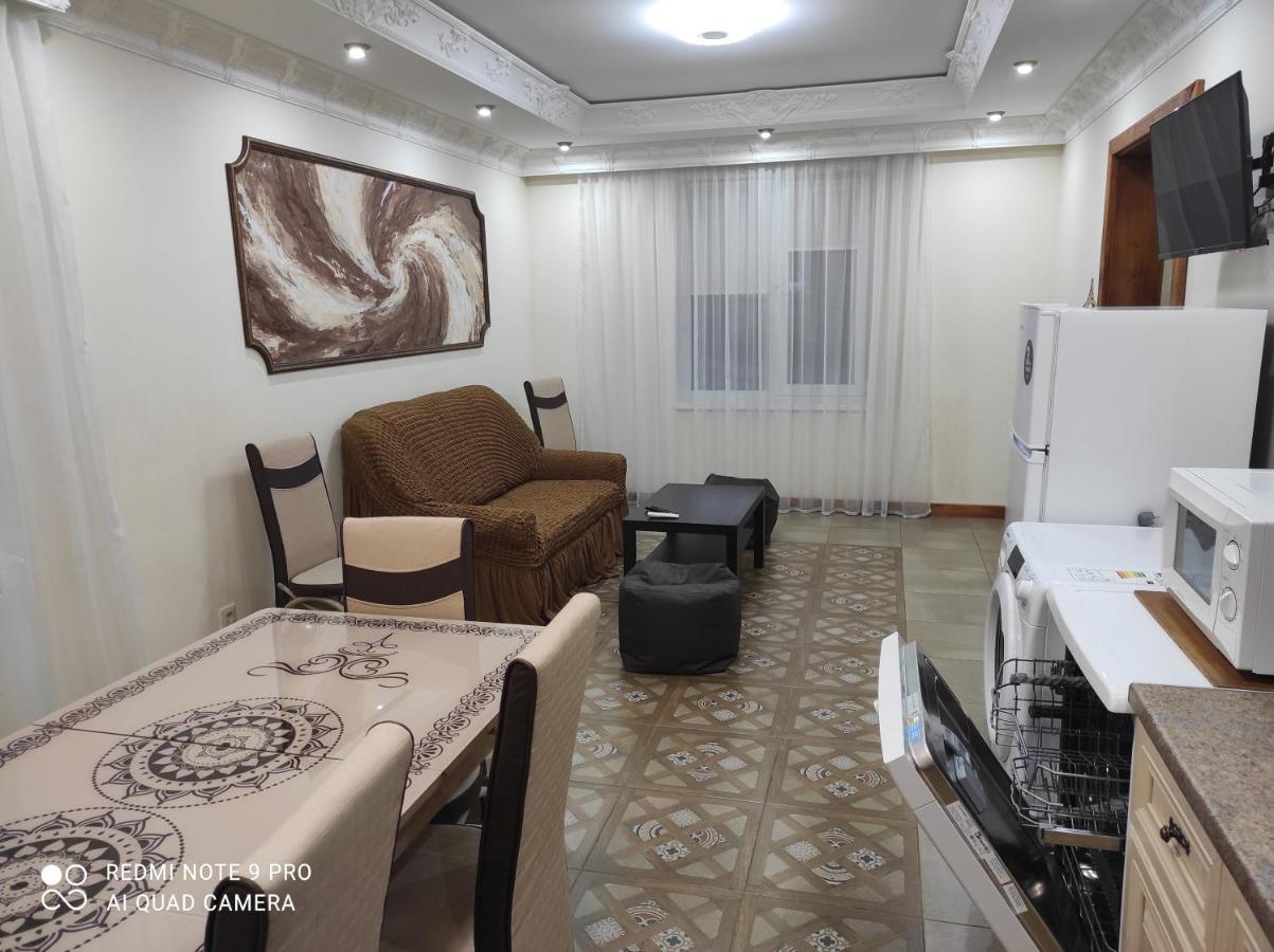 Nestg Guest House Pilipets ภายนอก รูปภาพ